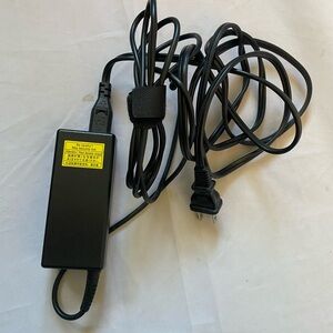 Toshiba laptop genuine original ac power adapter charger PA3917U-1ACA
